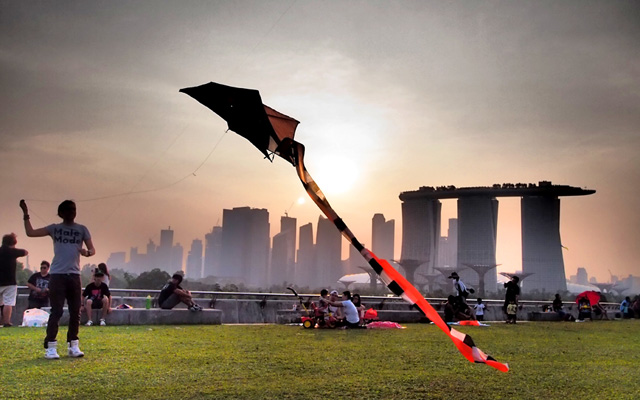 Kite-flying at the Marina Barrage